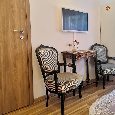 Fancy 1Bd Family Friendly In Historical Centre Appartamento Bucarest Esterno foto