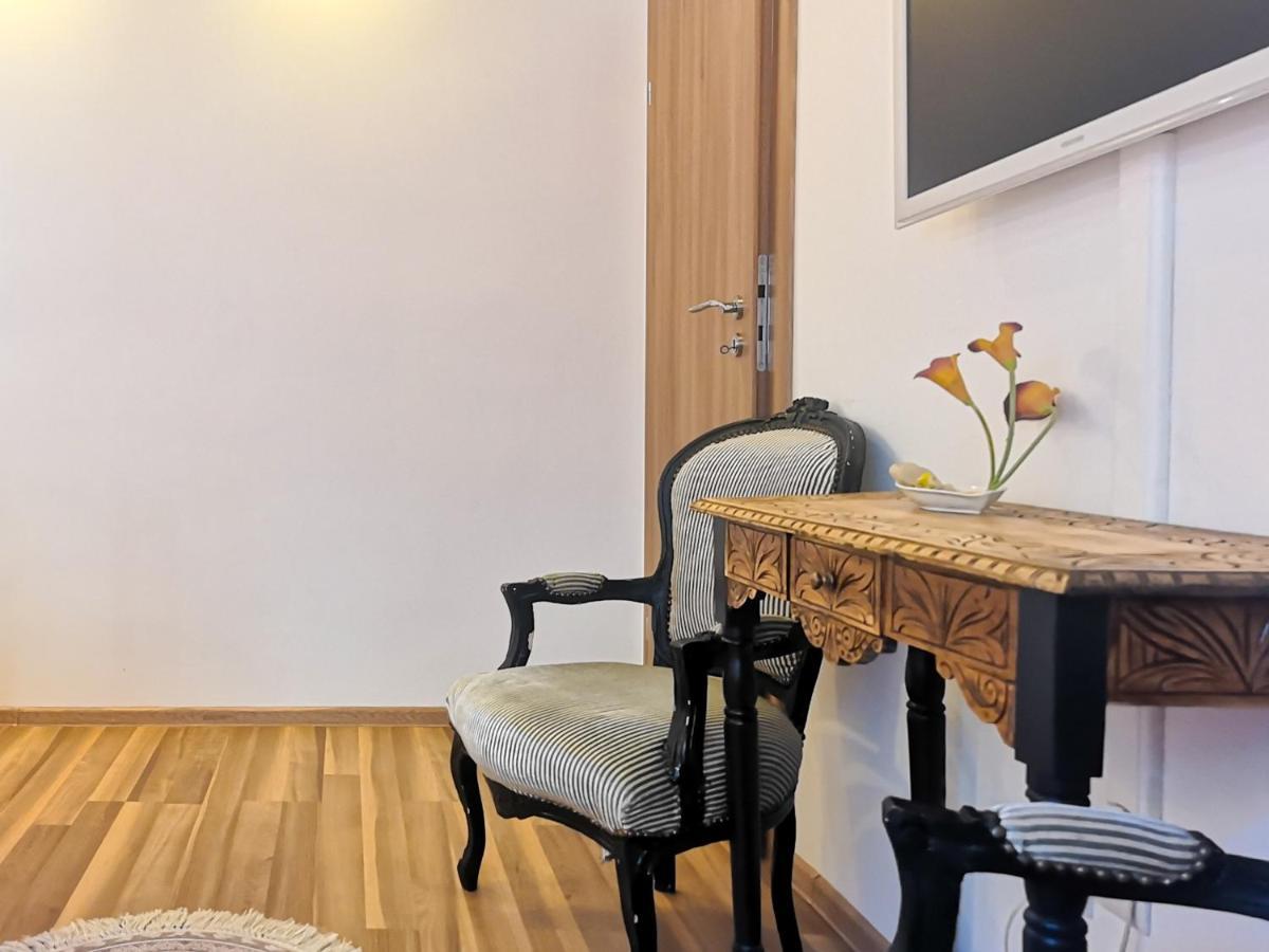 Fancy 1Bd Family Friendly In Historical Centre Appartamento Bucarest Esterno foto