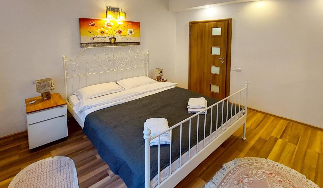 Fancy 1Bd Family Friendly In Historical Centre Appartamento Bucarest Esterno foto