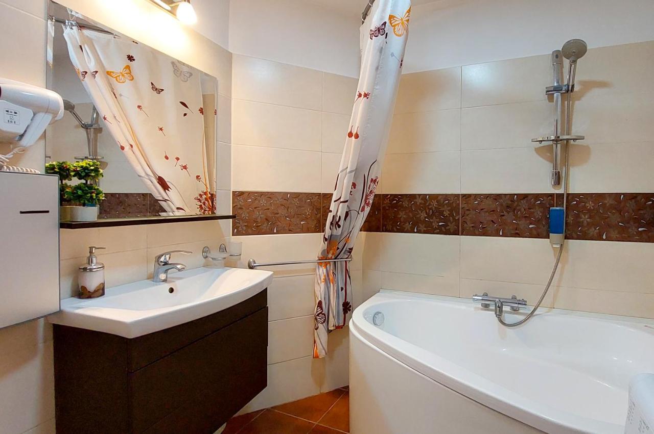 Fancy 1Bd Family Friendly In Historical Centre Appartamento Bucarest Esterno foto