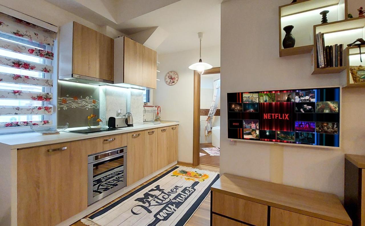 Fancy 1Bd Family Friendly In Historical Centre Appartamento Bucarest Esterno foto