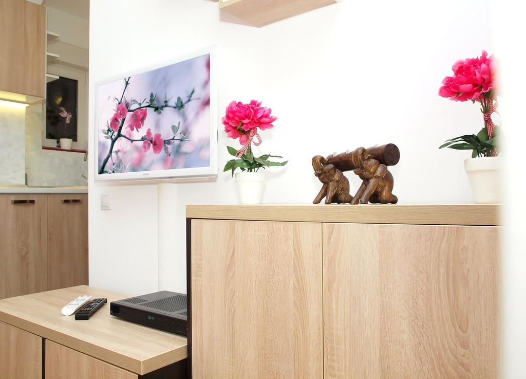 Fancy 1Bd Family Friendly In Historical Centre Appartamento Bucarest Esterno foto